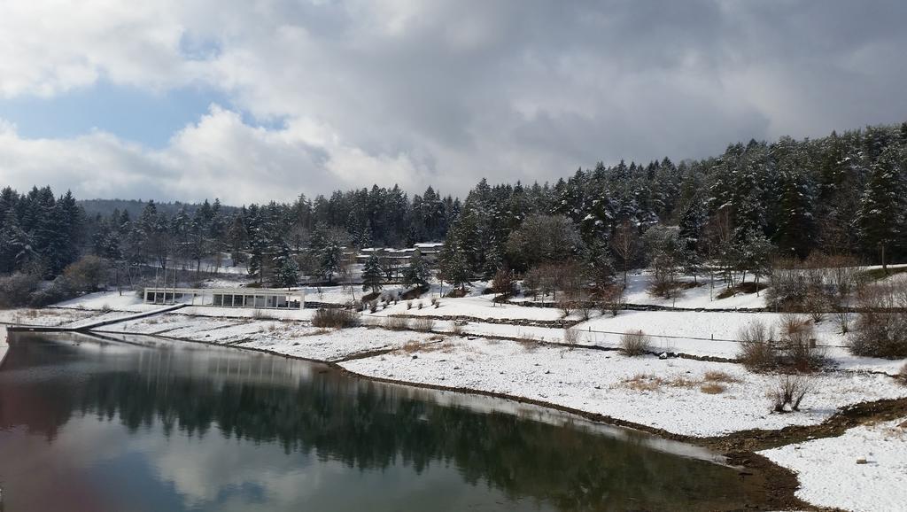 Vvf Jura Lac De Vouglans Maisod Exteriér fotografie