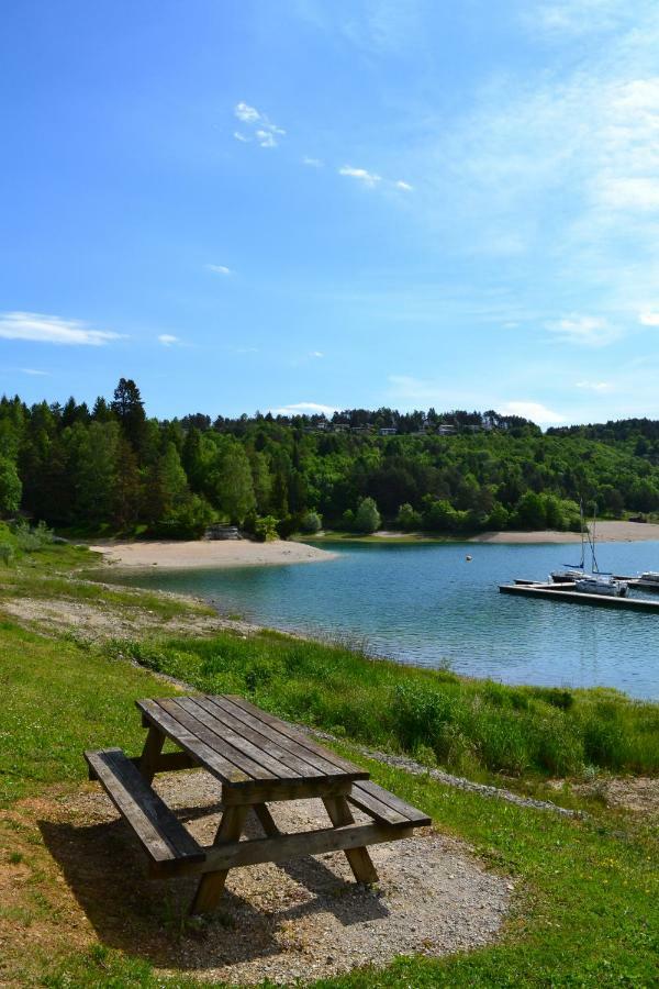 Vvf Jura Lac De Vouglans Maisod Exteriér fotografie